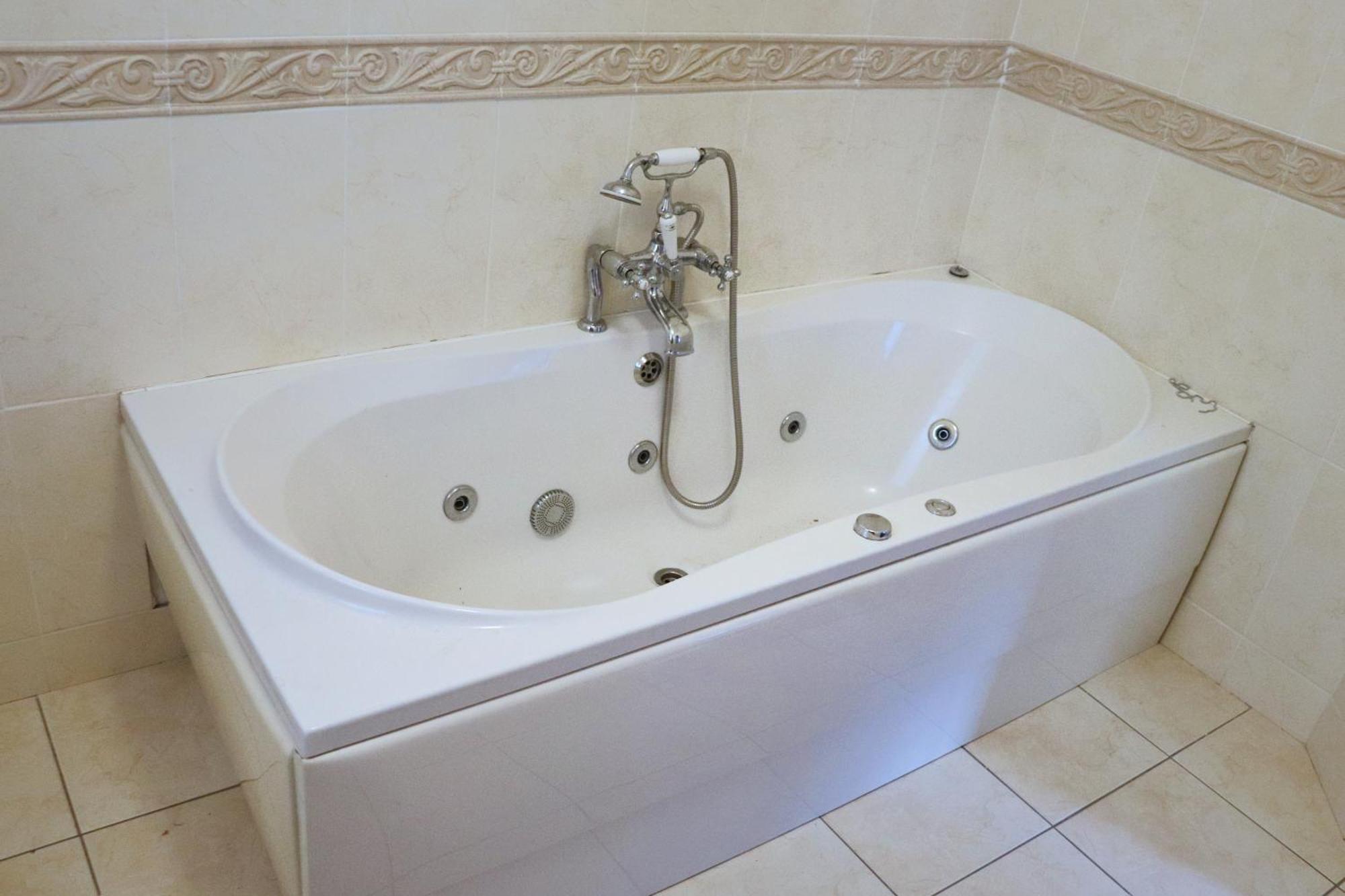 Apartamento Deluxe Dwelling - 15 Mins From Cork City/Airport Exterior foto