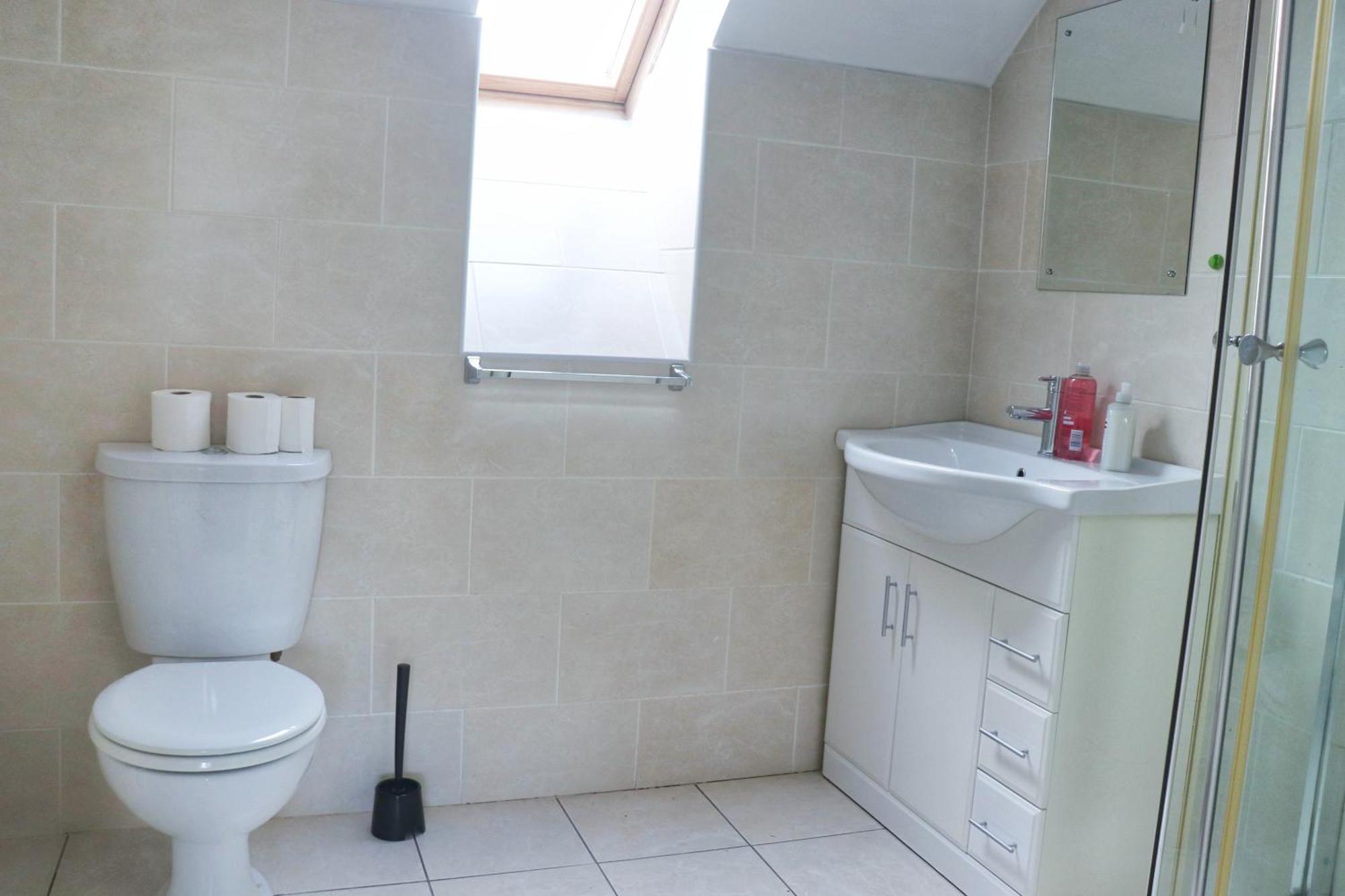 Apartamento Deluxe Dwelling - 15 Mins From Cork City/Airport Exterior foto