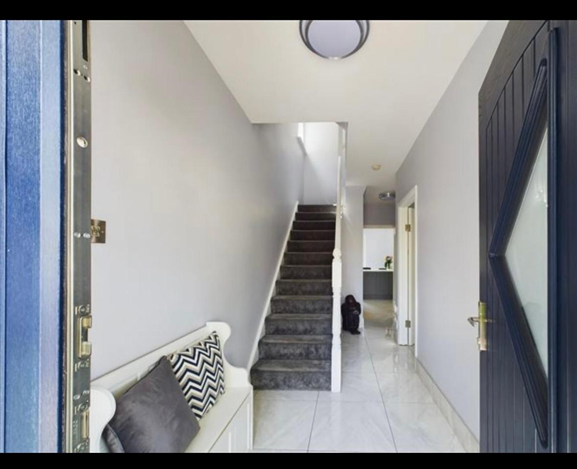 Apartamento Deluxe Dwelling - 15 Mins From Cork City/Airport Exterior foto